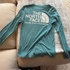 🩵 The North Face Long Sleeve Tee